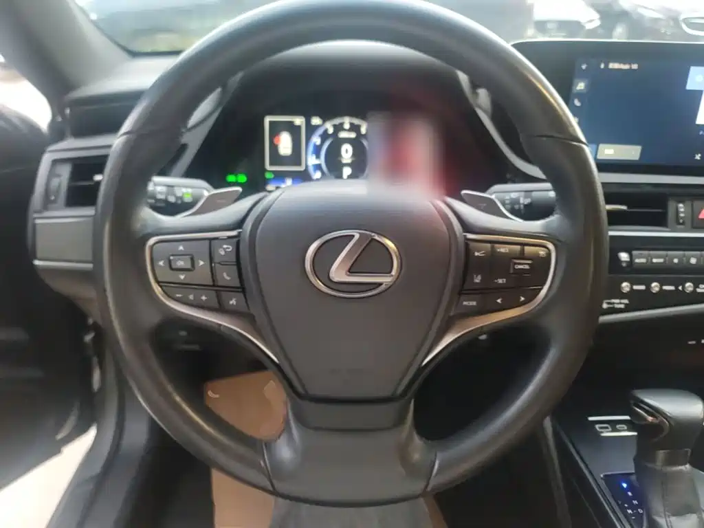 Lexus ES — фото 10