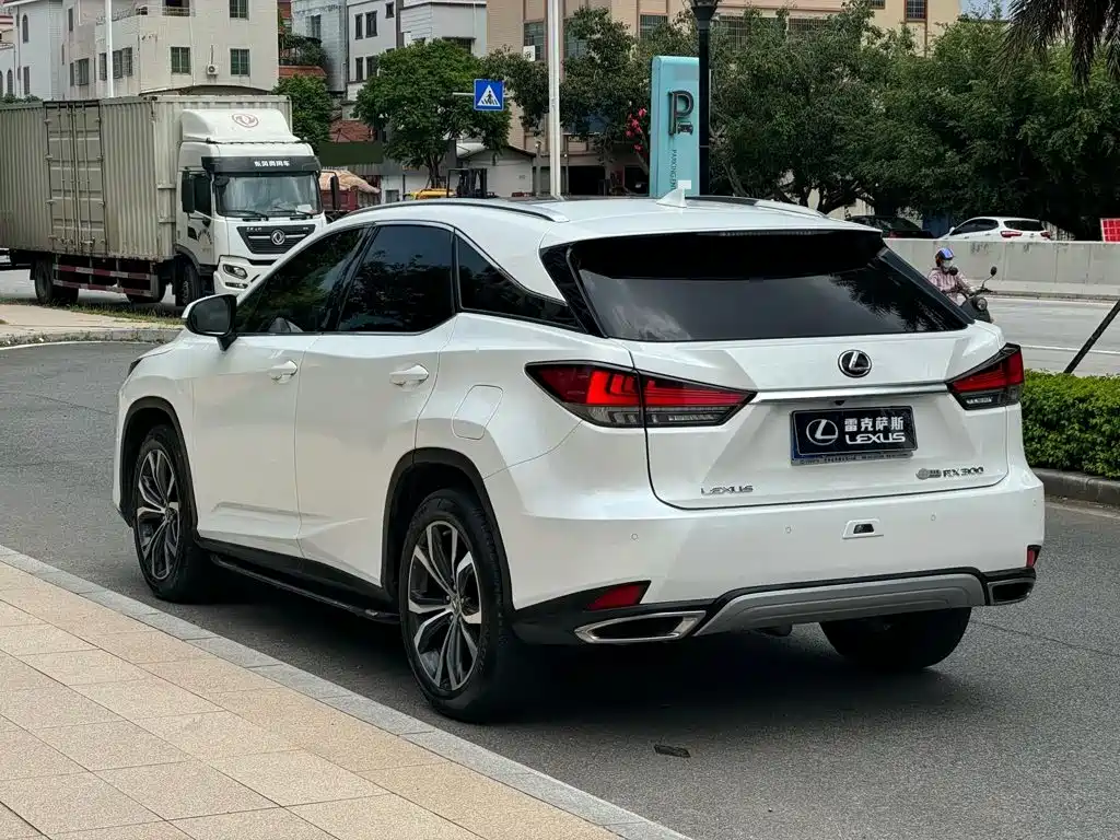 Lexus RX — фото 6
