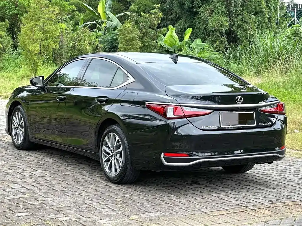 Lexus ES — фото 4