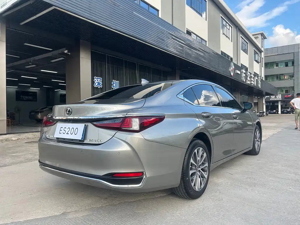 Lexus ES — фото 9