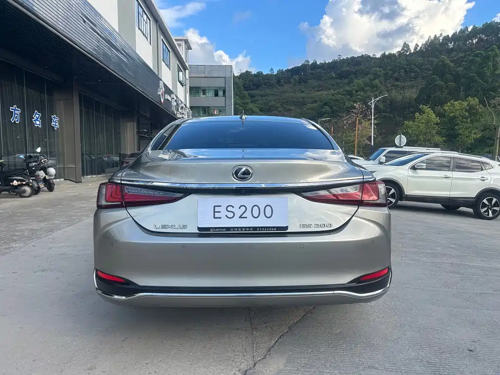 Lexus ES — фото 10