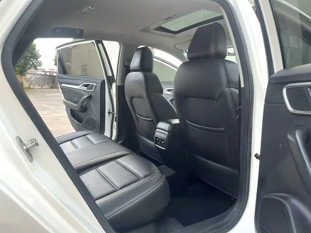MG MG6 — фото 7