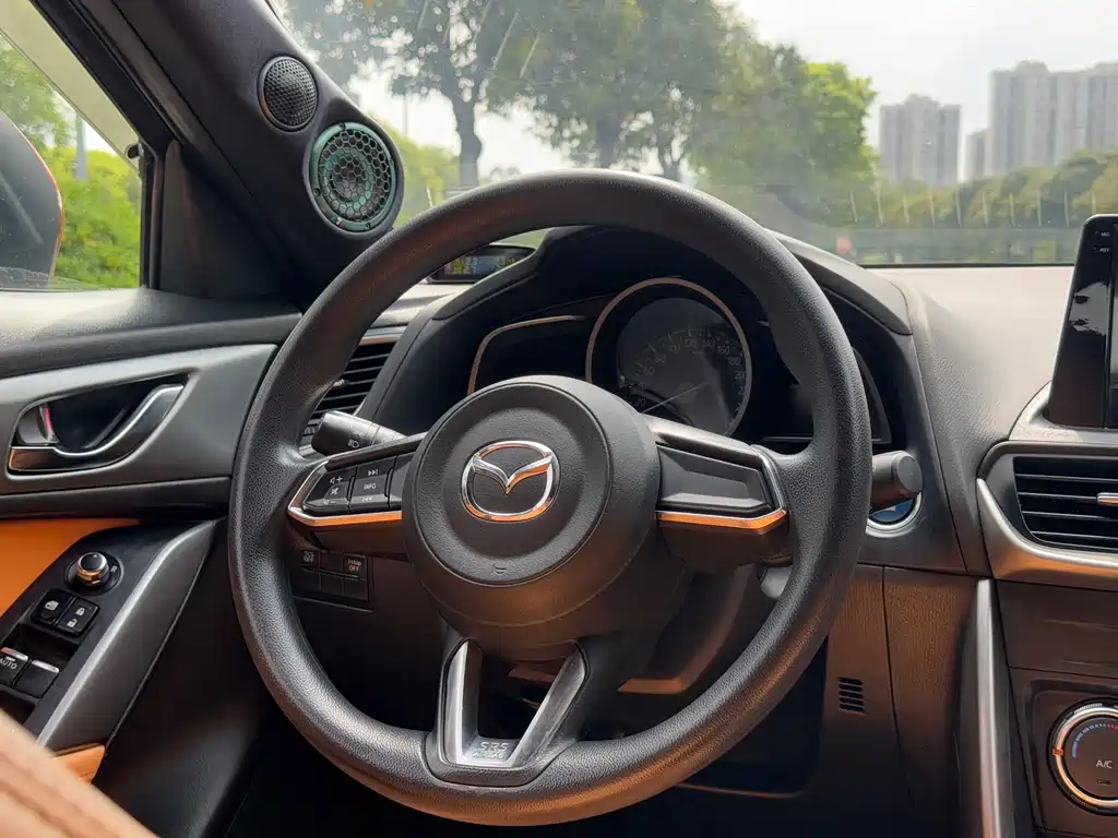 Mazda CX-4 — фото 10