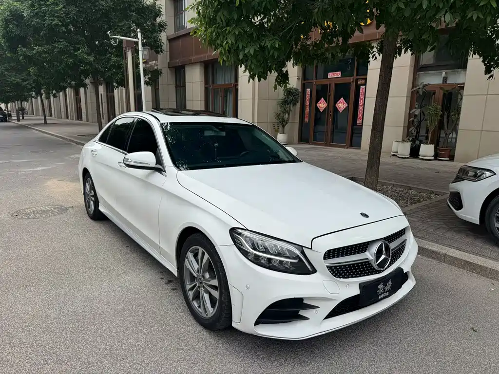 Mercedes-Benz C-Class — фото 1
