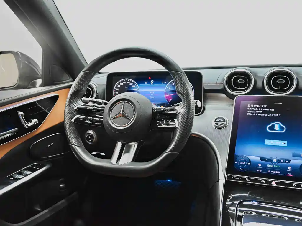 Mercedes-Benz C-Class — фото 20