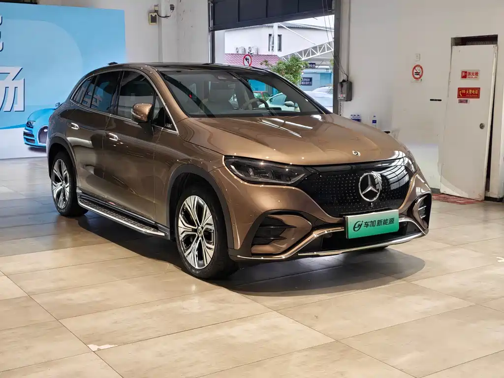 Mercedes-Benz EQE SUV — фото 3
