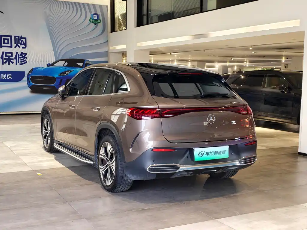Mercedes-Benz EQE SUV — фото 7