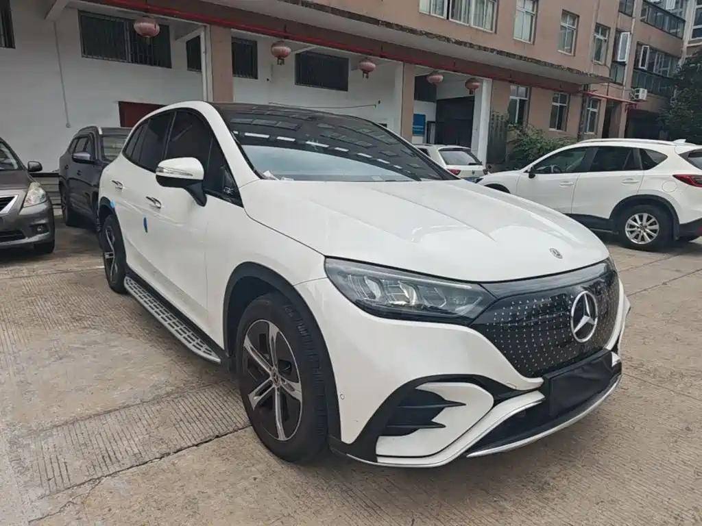 Mercedes-Benz EQE SUV — фото 3
