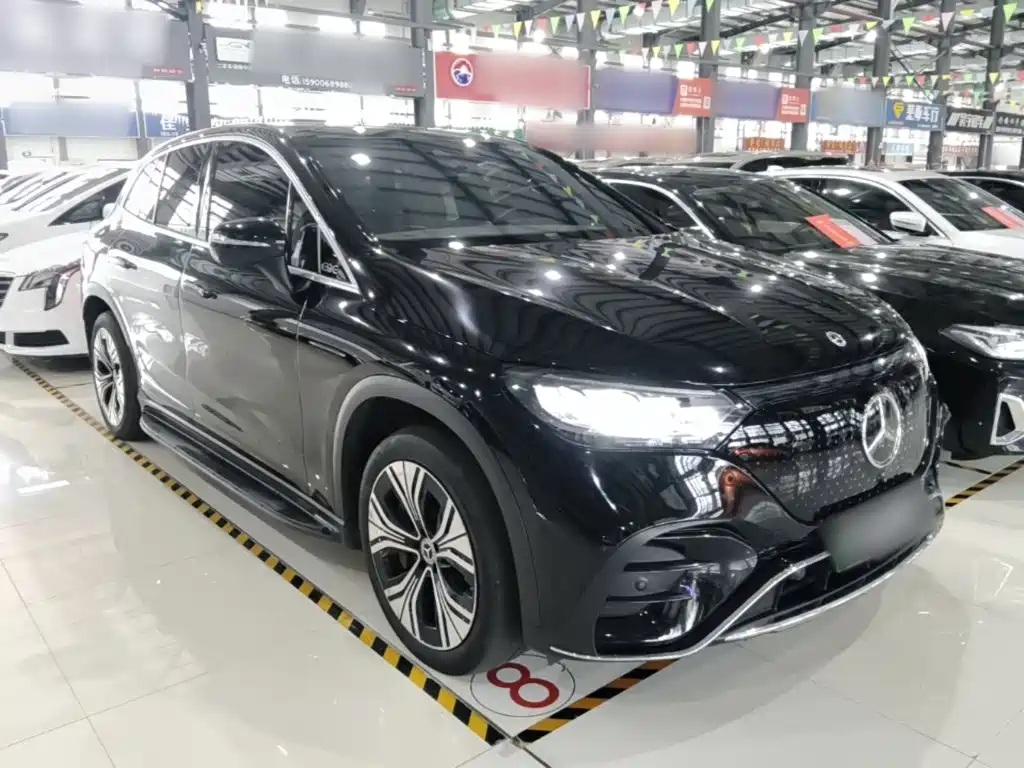 Mercedes-Benz EQE SUV — фото 3