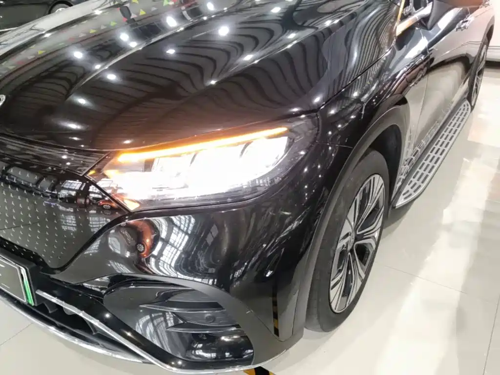 Mercedes-Benz EQE SUV — фото 23