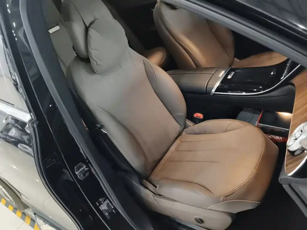Mercedes-Benz EQE SUV — фото 24