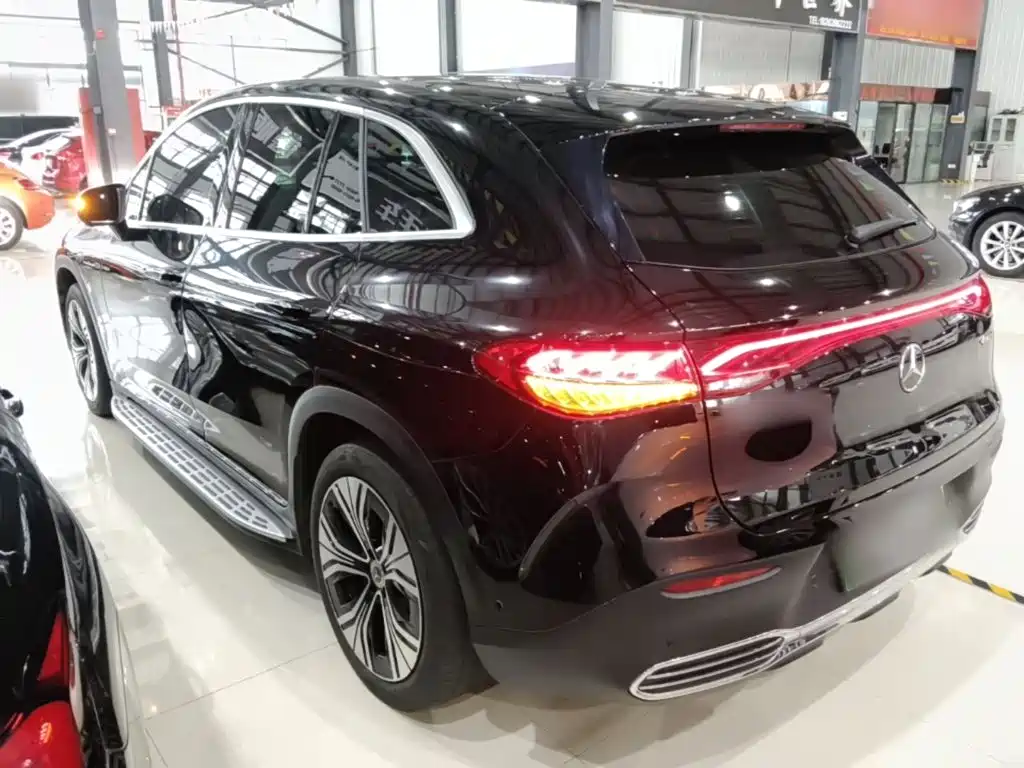 Mercedes-Benz EQE SUV — фото 4