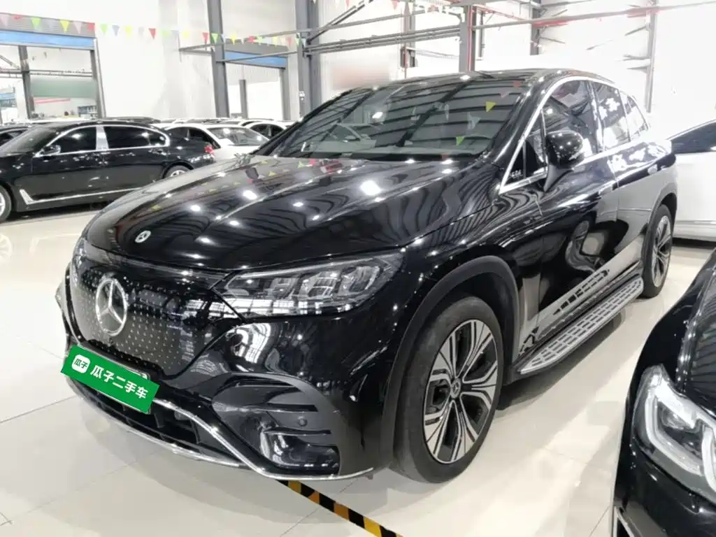 Mercedes-Benz EQE SUV — фото 1