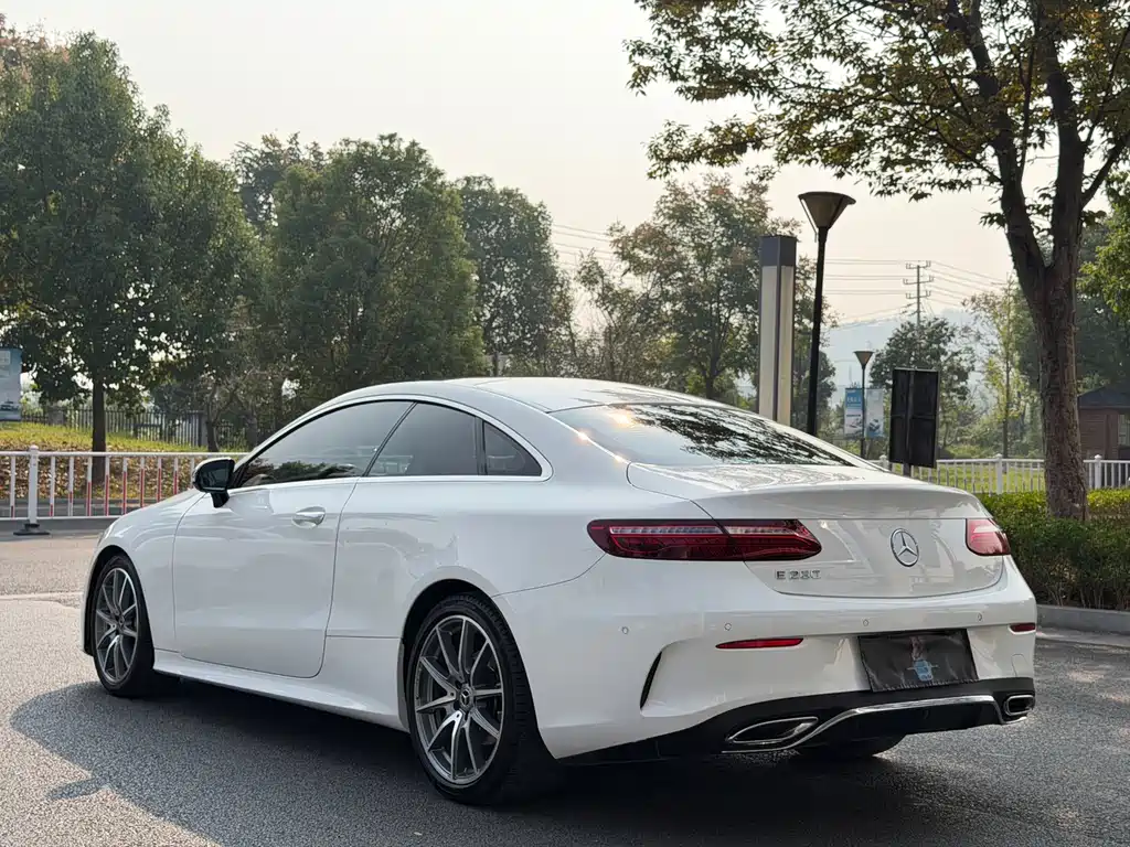 Mercedes-Benz E-Class (Import) — фото 9