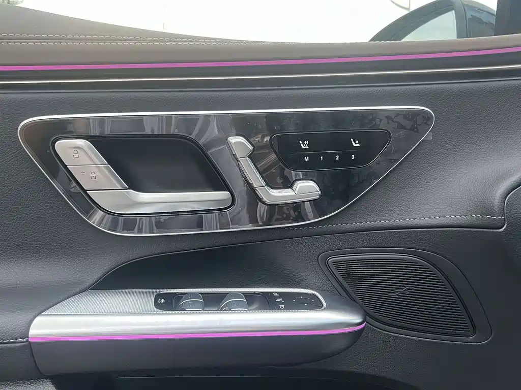Mercedes-Benz EQE — фото 7