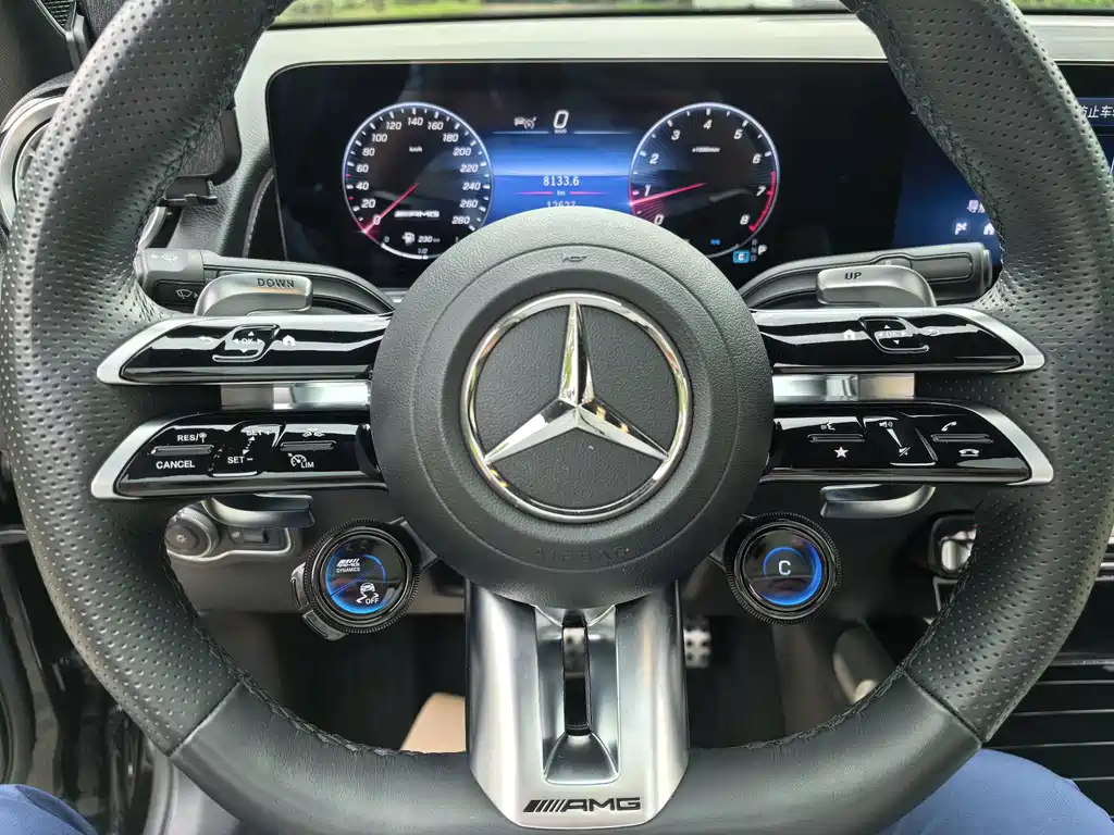Mercedes-Benz GLB AMG — фото 5
