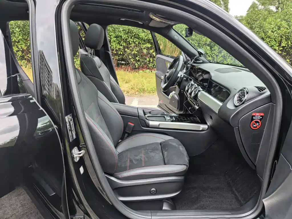 Mercedes-Benz GLB AMG — фото 9