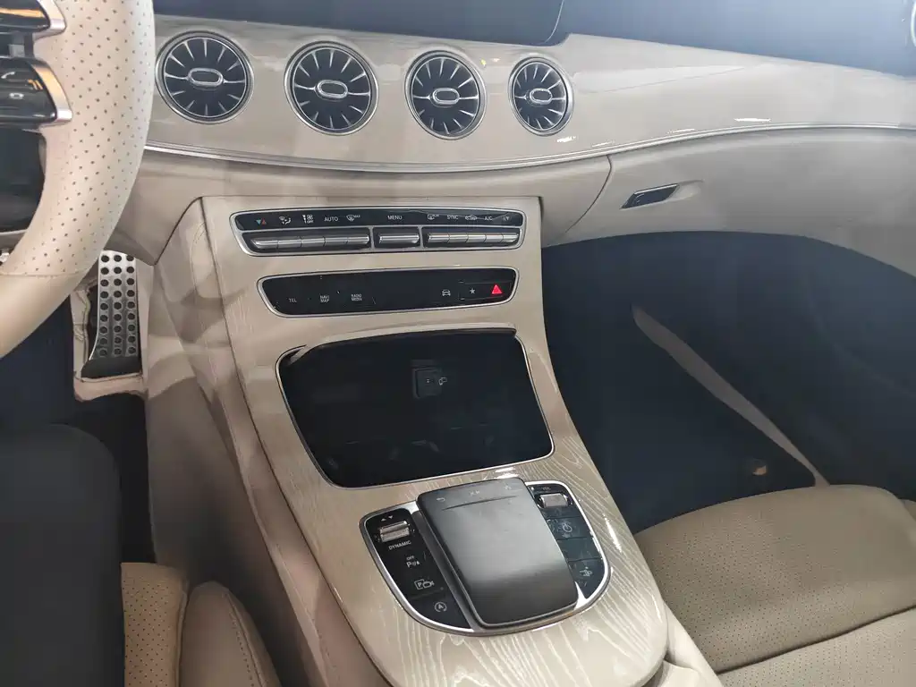 Mercedes-Benz E-Class (Import) — фото 11