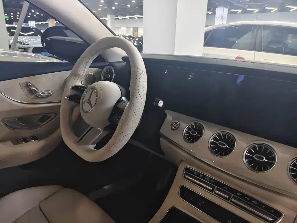 Mercedes-Benz E-Class (Import) — фото 16