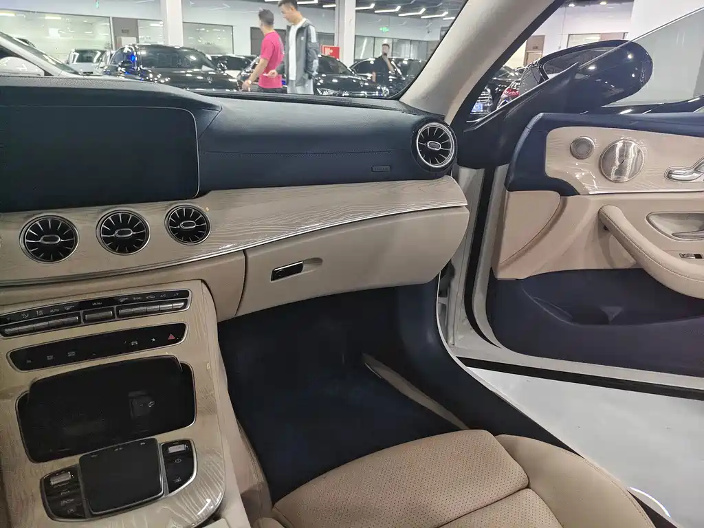 Mercedes-Benz E-Class (Import) — фото 19