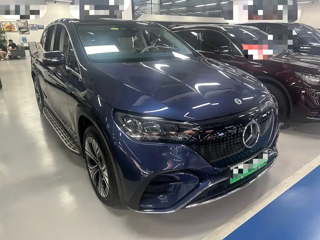Mercedes-Benz EQE SUV — фото 3