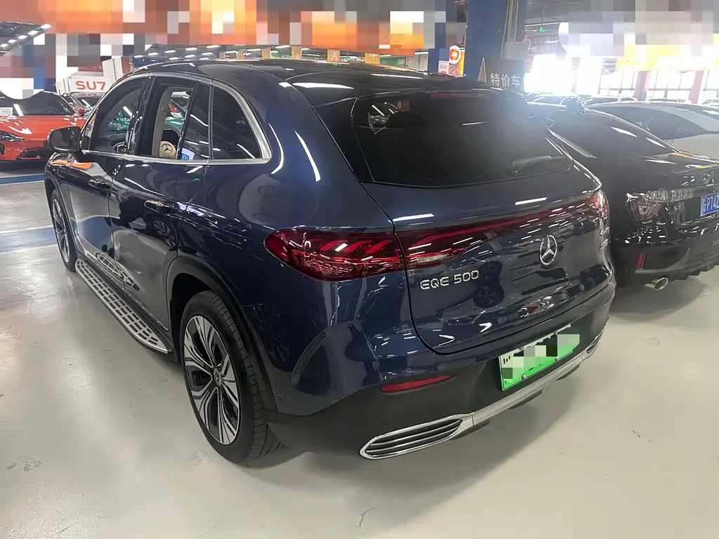Mercedes-Benz EQE SUV — фото 10