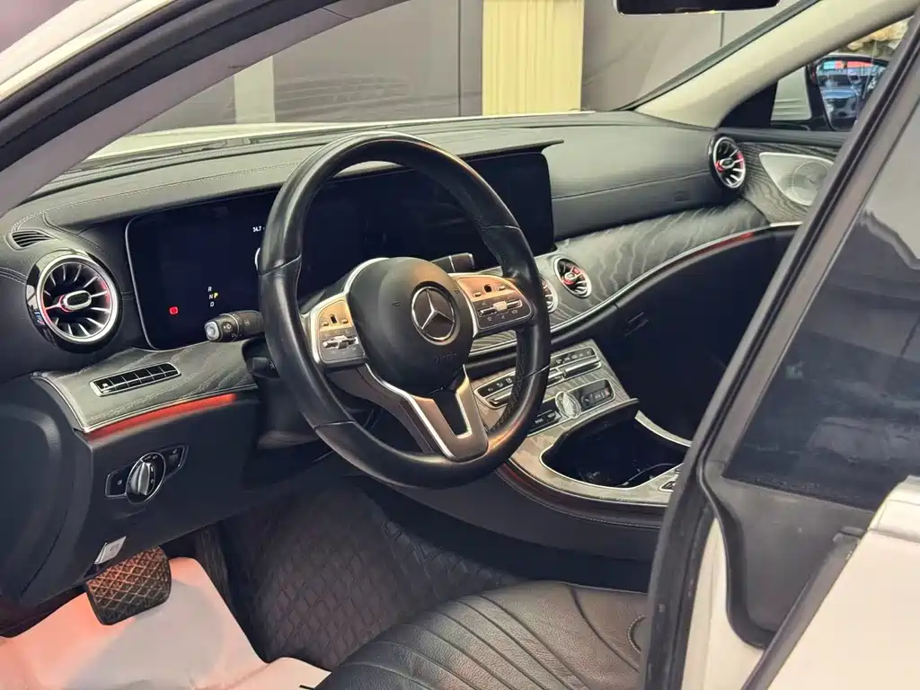 Mercedes-Benz CLS — фото 4