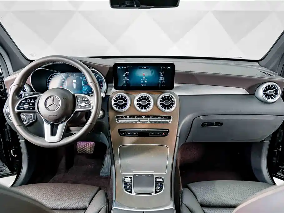 Mercedes-Benz GLC — фото 11