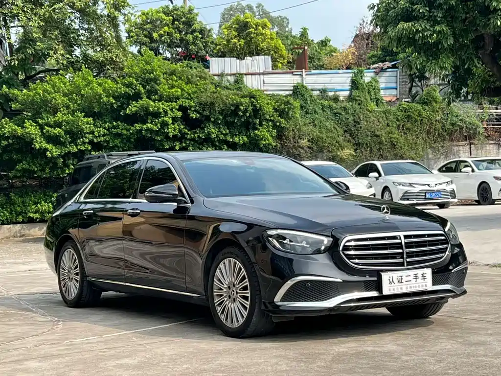 Mercedes-Benz E-Class — фото 3