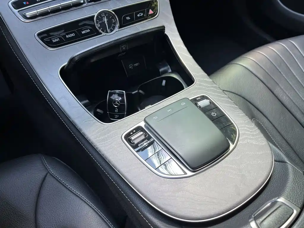 Mercedes-Benz CLS — фото 13