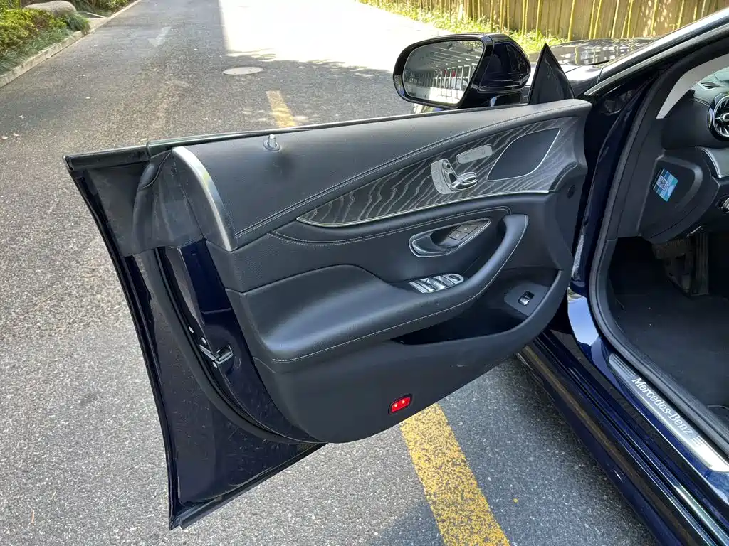Mercedes-Benz CLS — фото 6