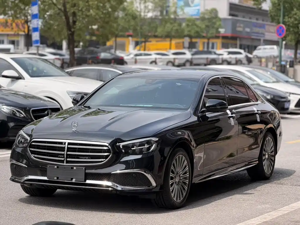 Mercedes-Benz E-Class — фото 10
