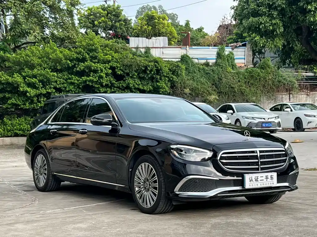 Mercedes-Benz E-Class — фото 3