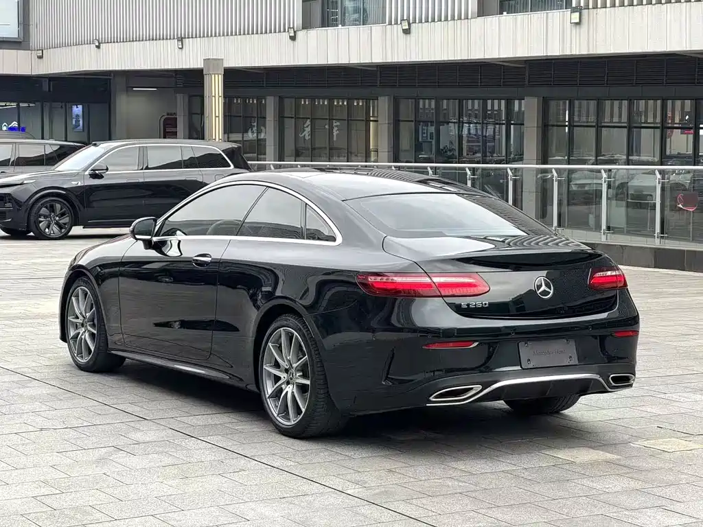 Mercedes-Benz E-Class (Import) — фото 8