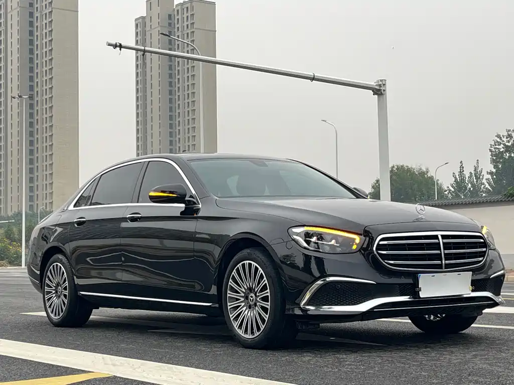 Mercedes-Benz E-Class — фото 3