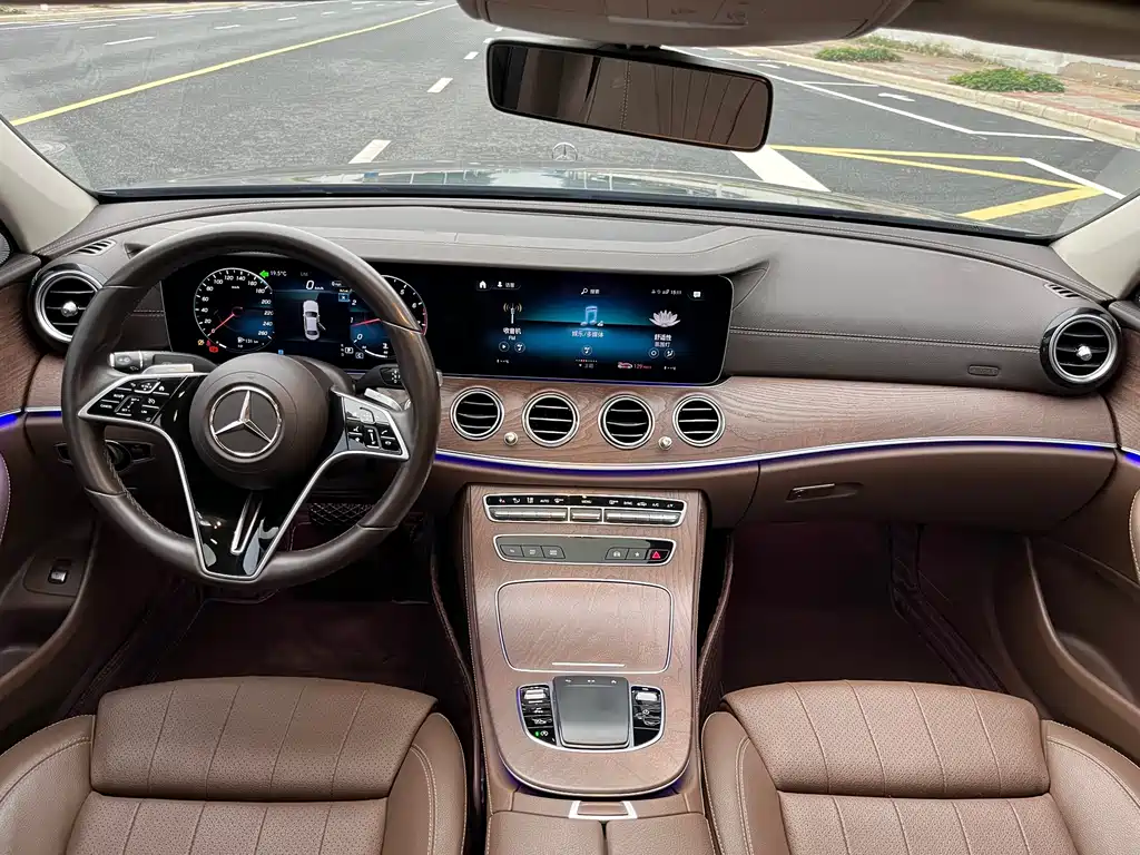 Mercedes-Benz E-Class — фото 10