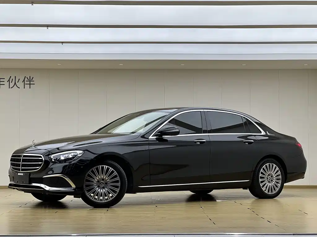 Mercedes-Benz E-Class — фото 3