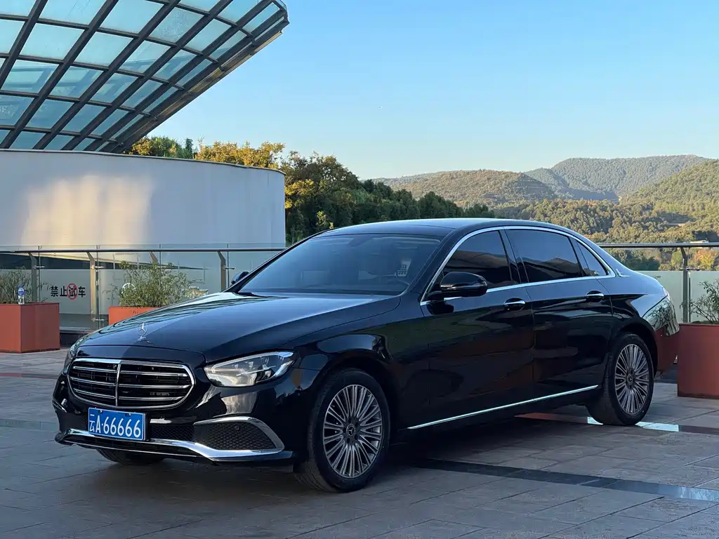 Mercedes-Benz E-Class — фото 3