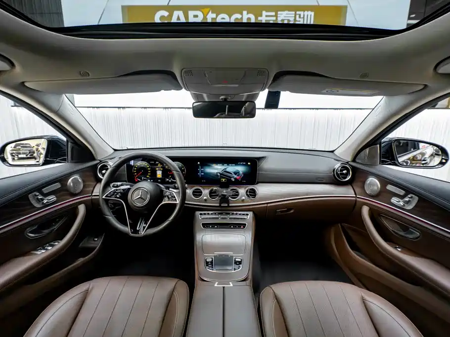 Mercedes-Benz E-Class — фото 14
