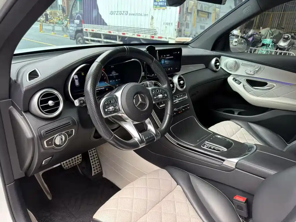 Mercedes-Benz GLC AMG — фото 6