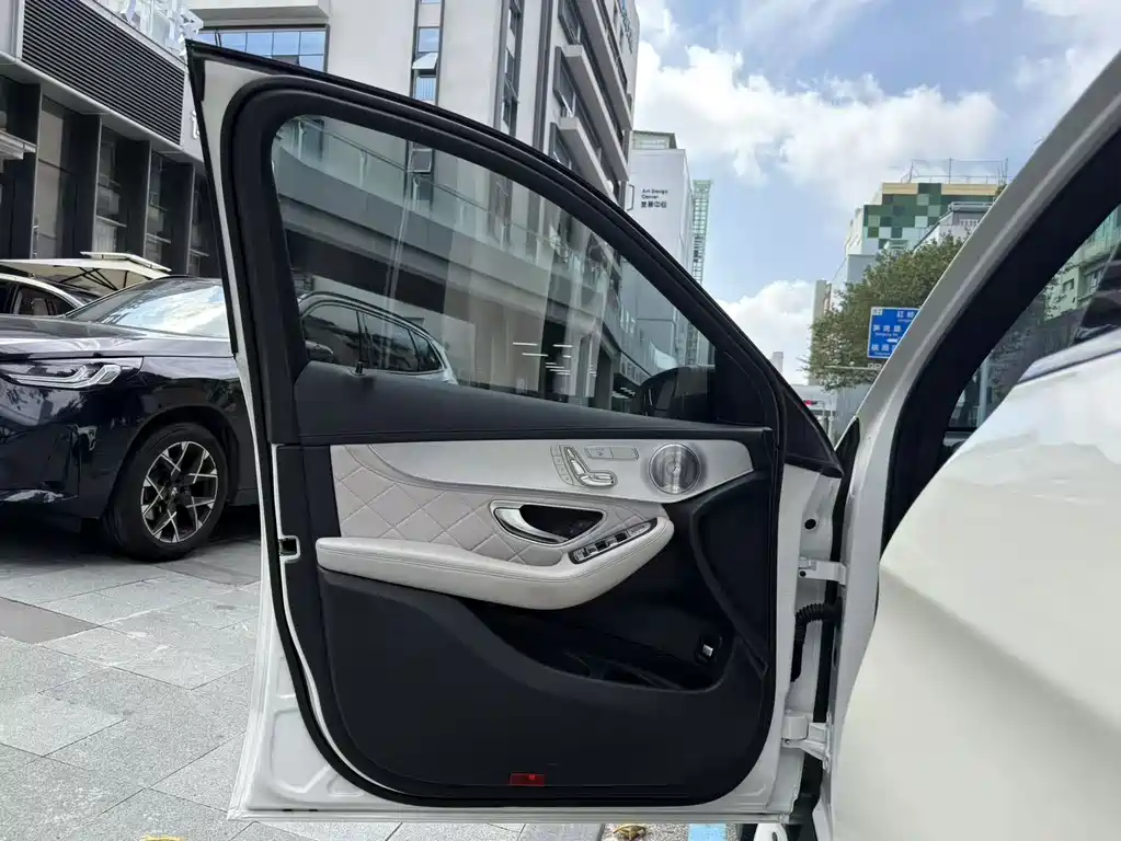 Mercedes-Benz GLC AMG — фото 10