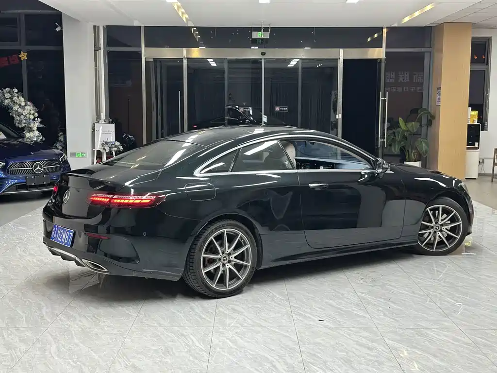 Mercedes-Benz E-Class (Import) — фото 2