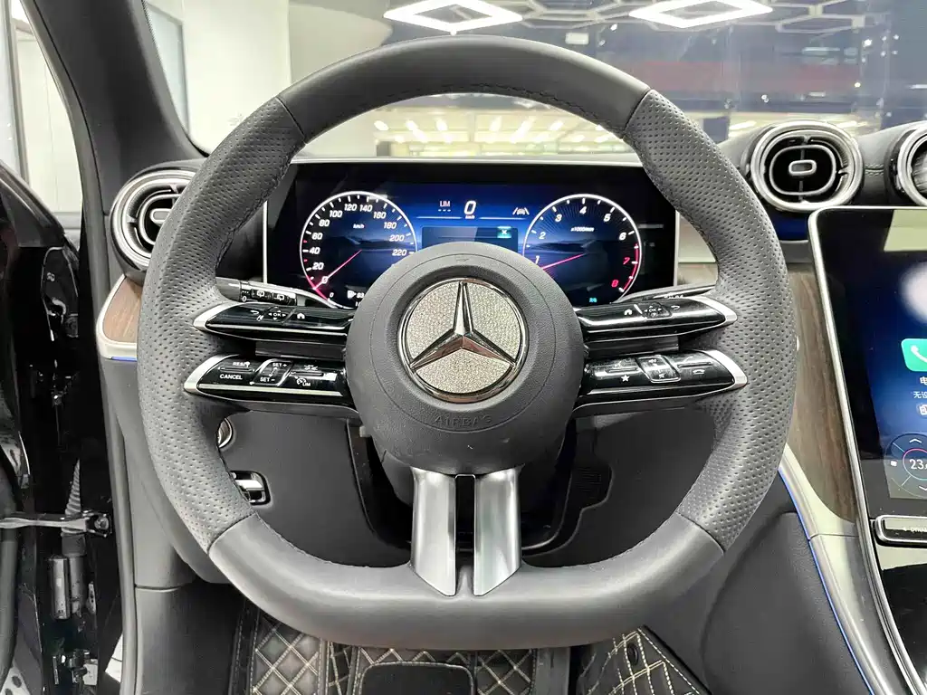 Mercedes-Benz GLC — фото 14