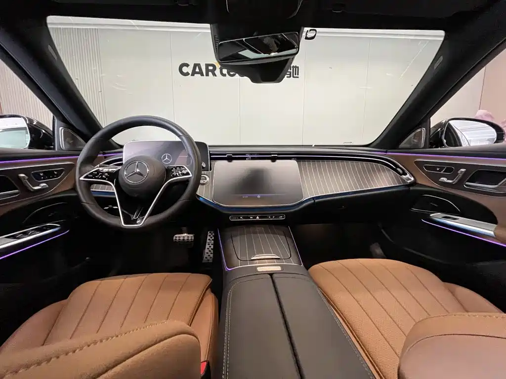 Mercedes-Benz E-Class — фото 14