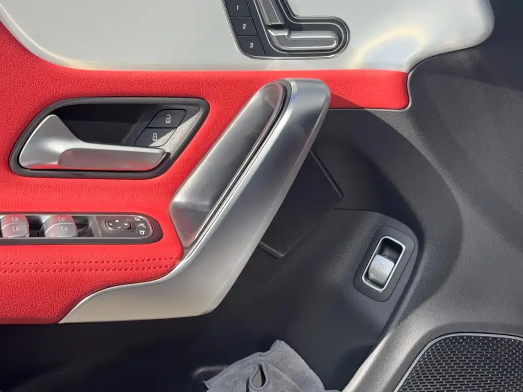 Mercedes-Benz CLA AMG — фото 7