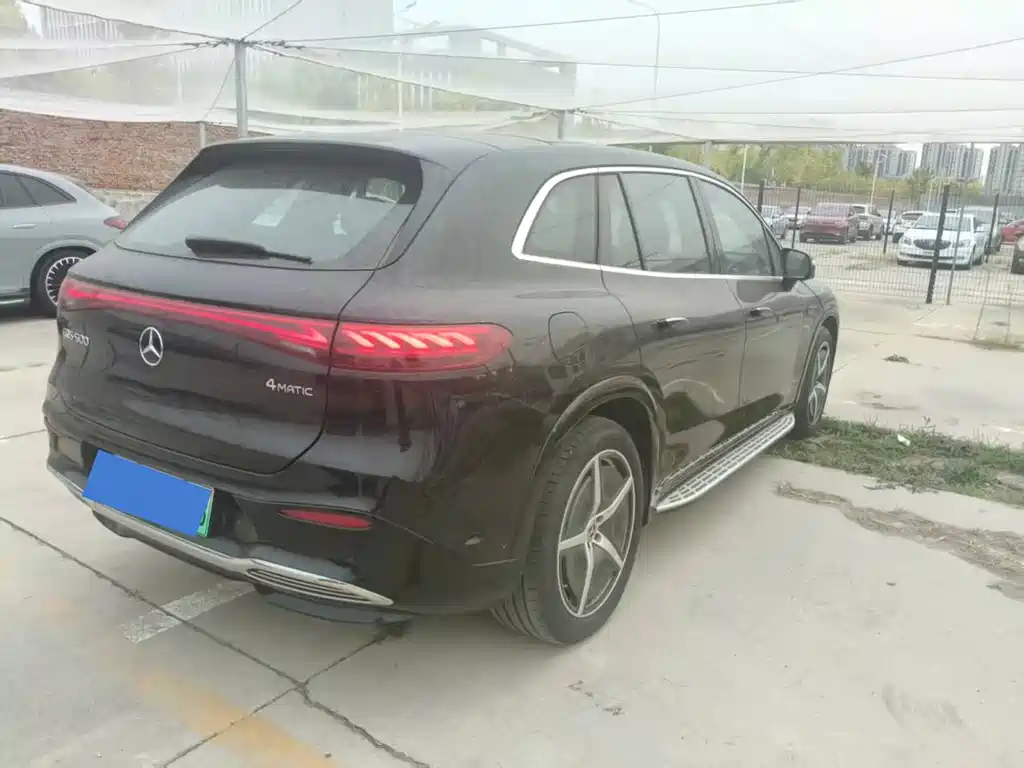 Mercedes-Benz EQS SUV — фото 3