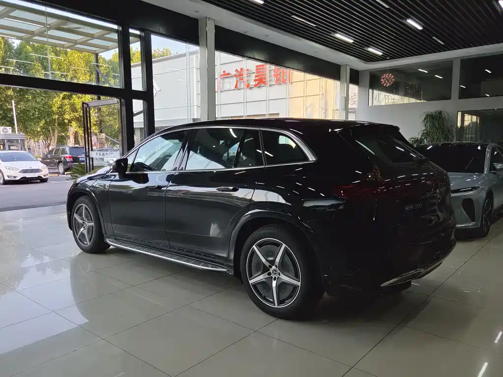 Mercedes-Benz EQS SUV — фото 6