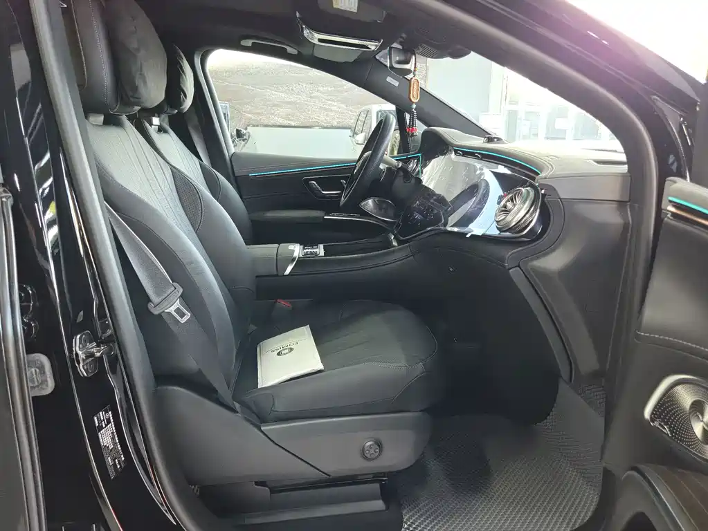 Mercedes-Benz EQS SUV — фото 9