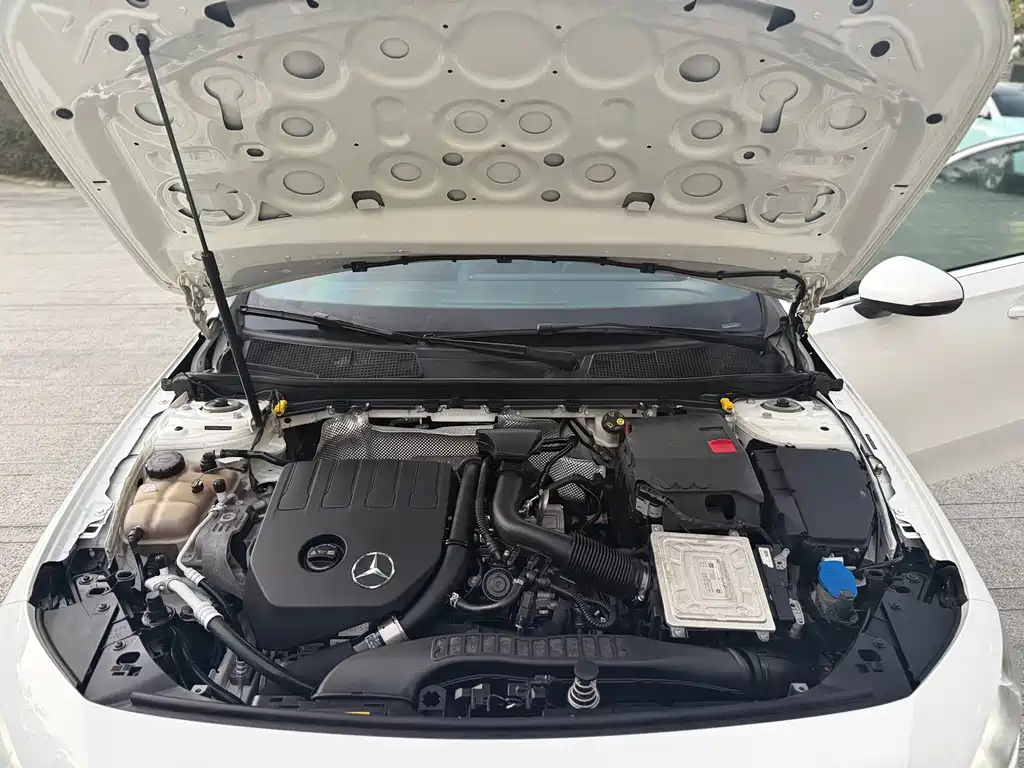 Mercedes-Benz A-Class — фото 14