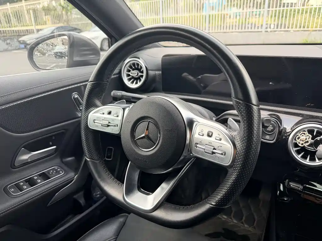 Mercedes-Benz A-Class — фото 14